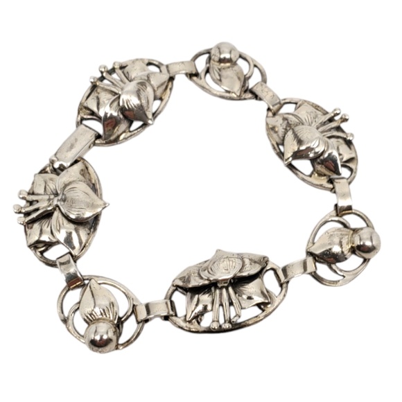 LANG Sterling Silver Floral Oval Link Bracelet #17614 - Picture 1 of 8